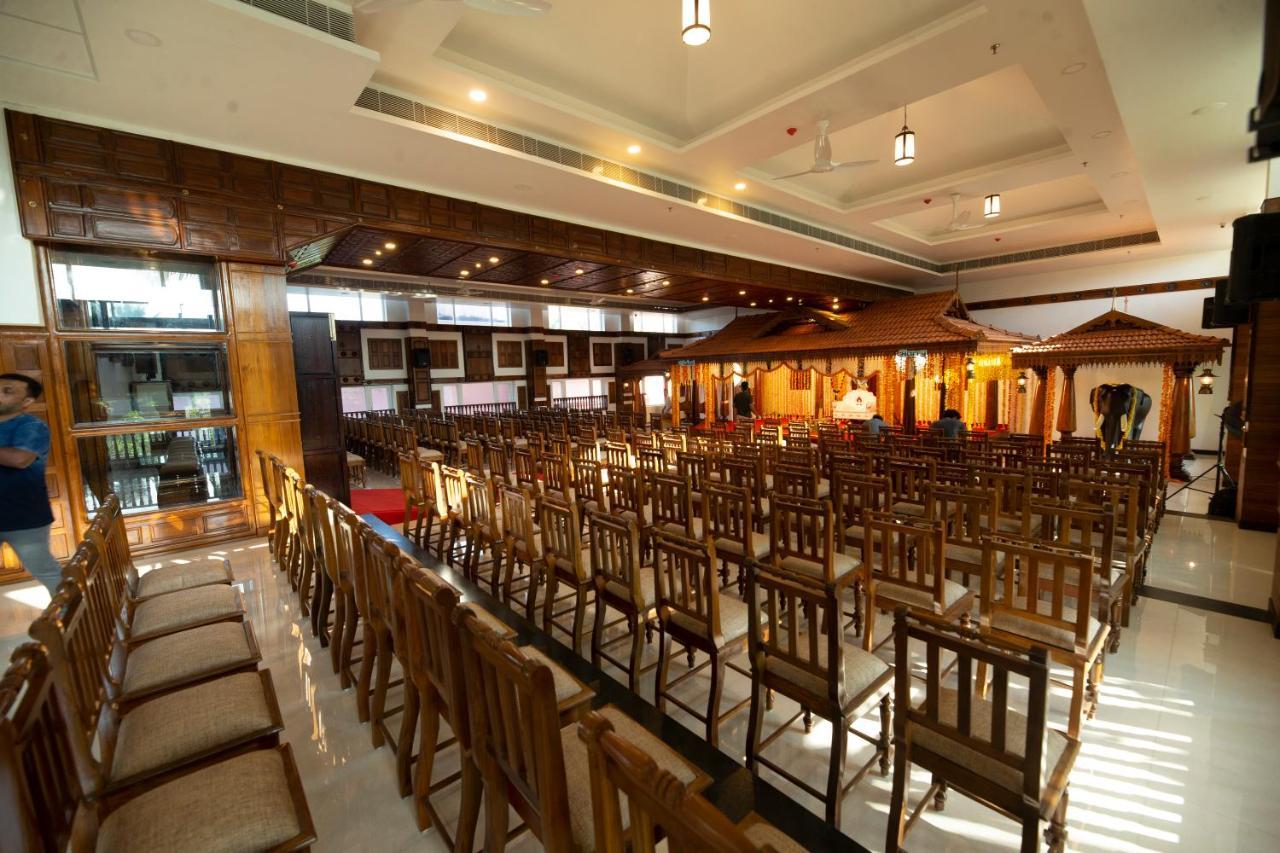 Hotel Guruvayur Darshan Exterior foto