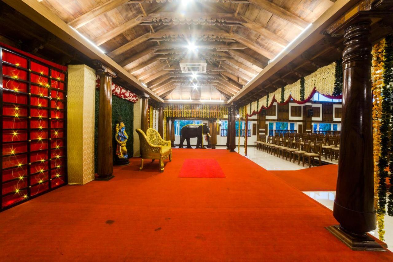 Hotel Guruvayur Darshan Exterior foto